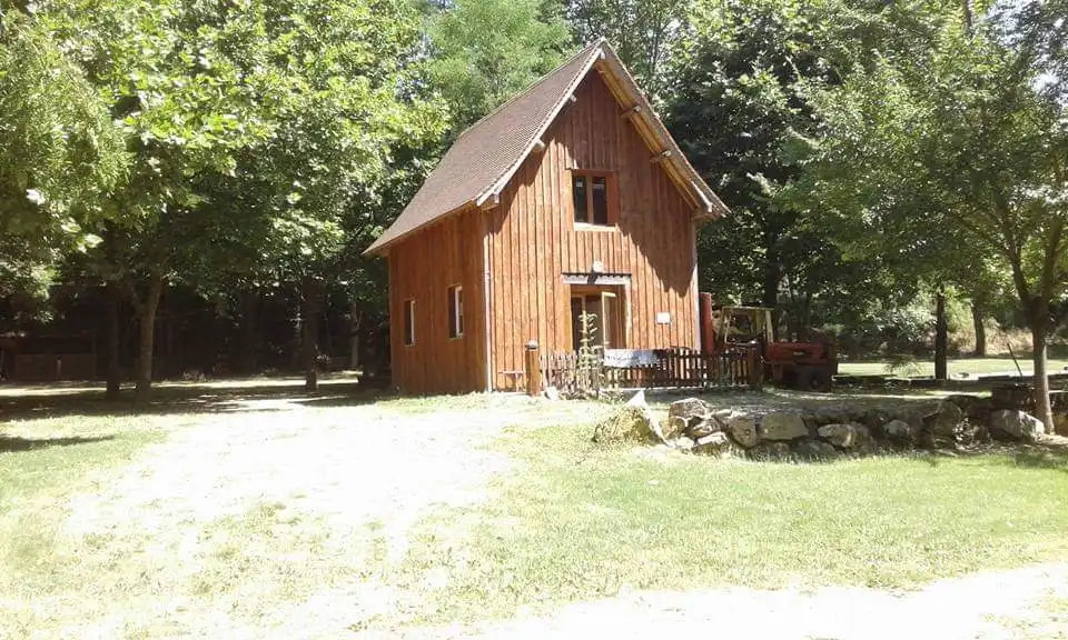 Cabane canoës des Courrèges